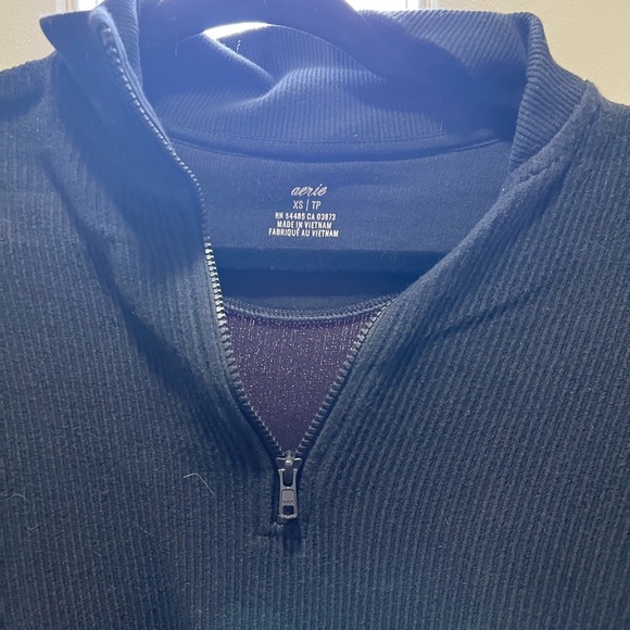 XS aerie half zip sweatshirt - Picture 2 of 2